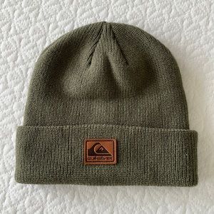NWOT men’s Quiksilver green beanie